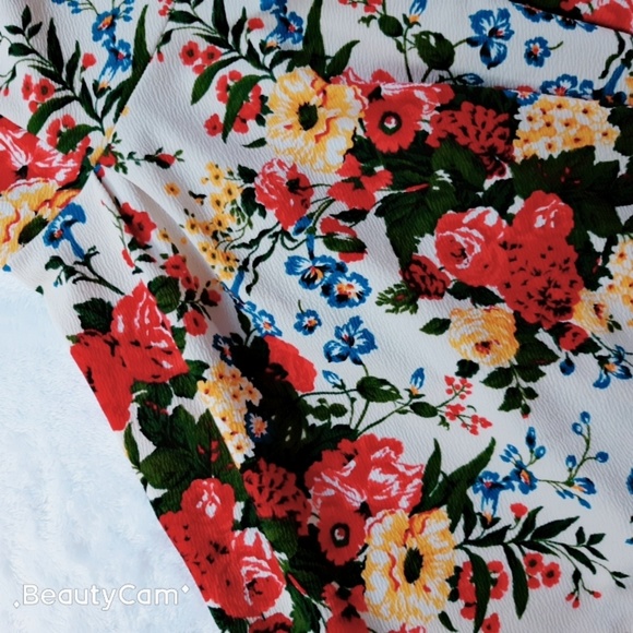 DECA'S USA fit & flare floral dress - Picture 7 of 8